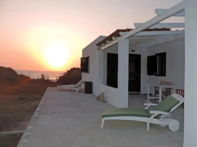 Charming cottage on the sea turtle beach