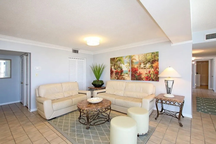 Shoreline 2111 Condo by RedAwning