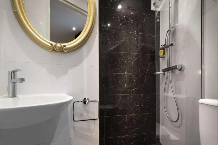 Hotel Montparnasse St Germain - Image 3