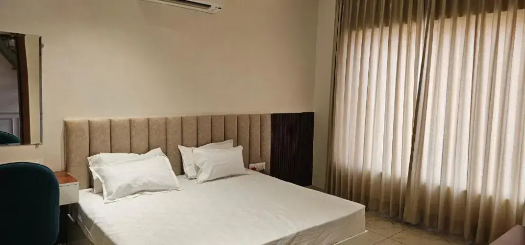 Hotel Sharanga