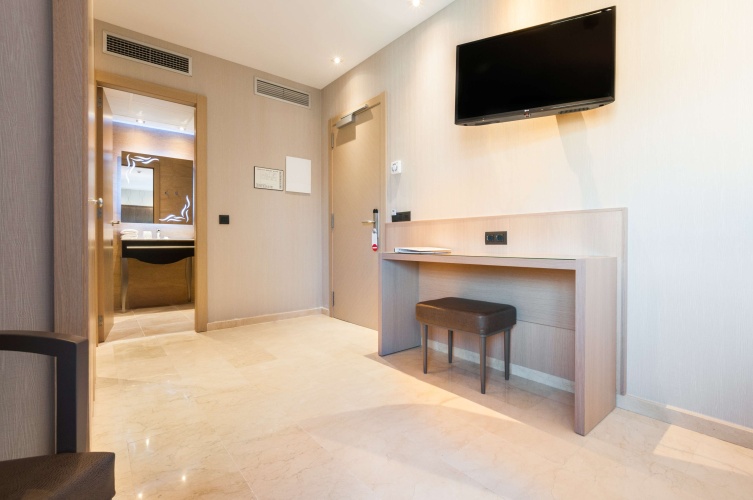 Gran Hotel Barcino photo 18