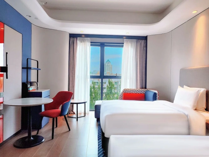 Standard Quadruple room with city view