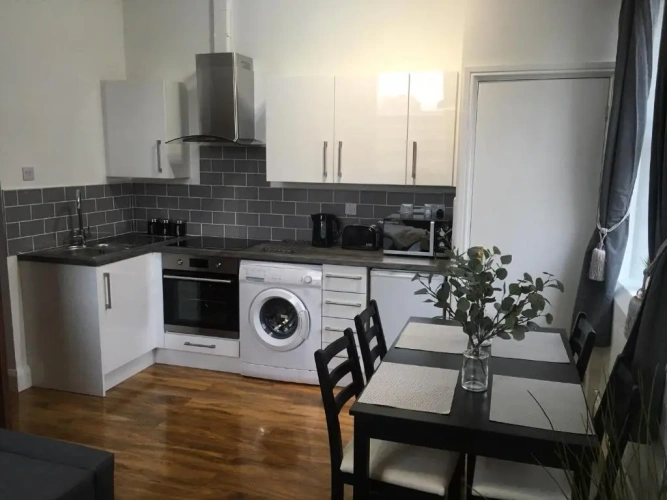 1 Bedroom Apartment