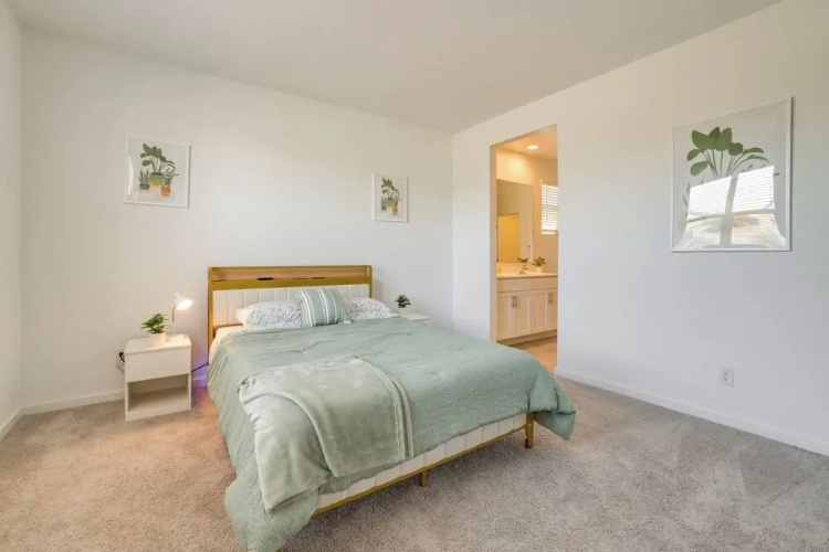 10 Mi to Downtown: Suburban Phoenix Home