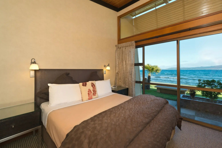 Oasis Beach Motel