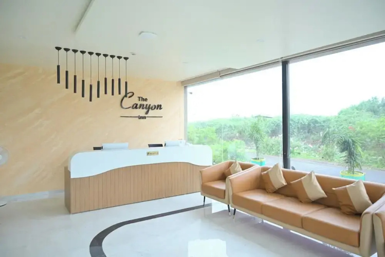 StayGuru The Canyon Inn