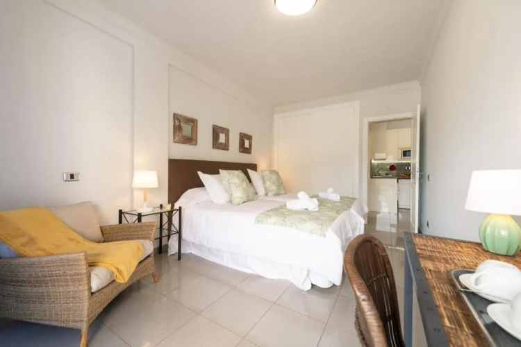 Deisy apartments 1G