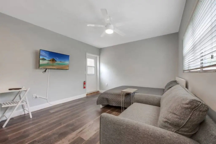 Edgewood Studio in Dania Beach