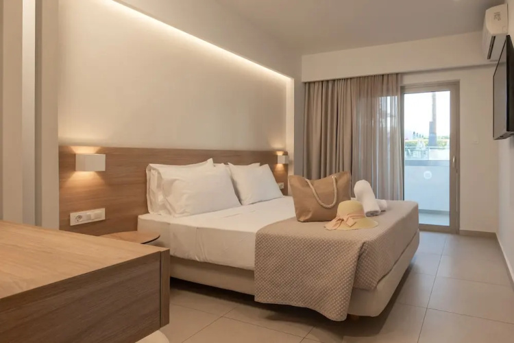 Mythos Suites Hotel