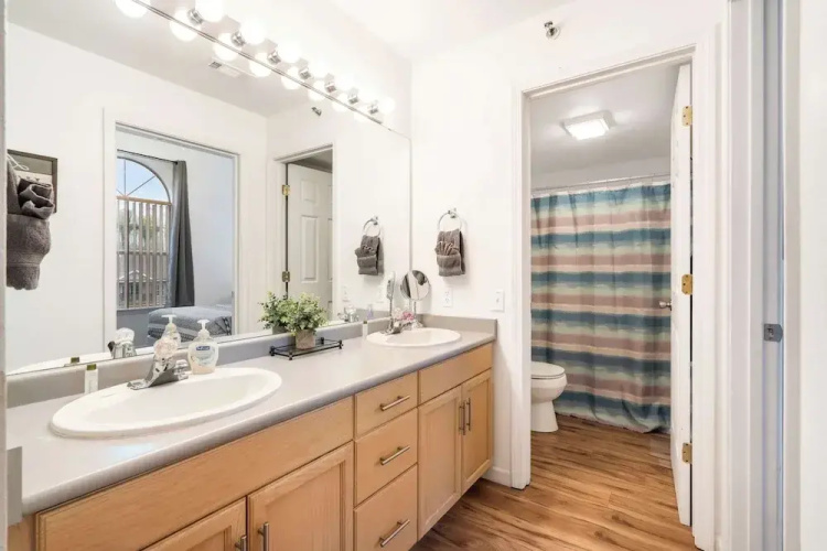 Peaceful Lakeview Escape - For 6