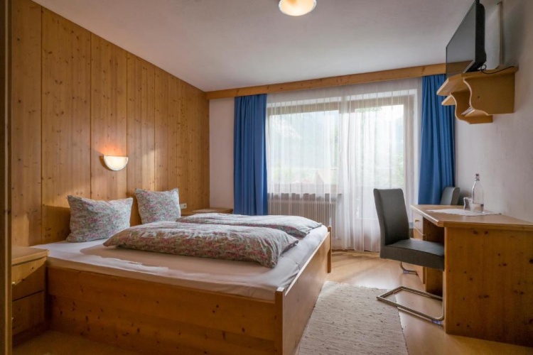 Standard Triple room with balcony