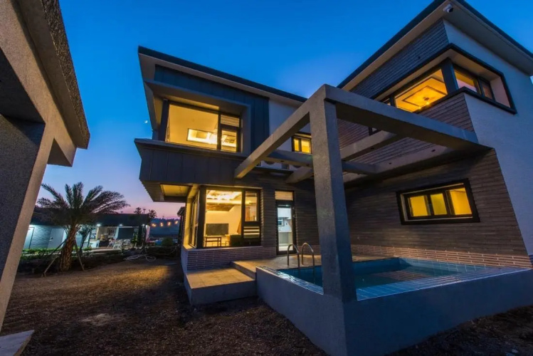 sungsan thesumplus pool villa