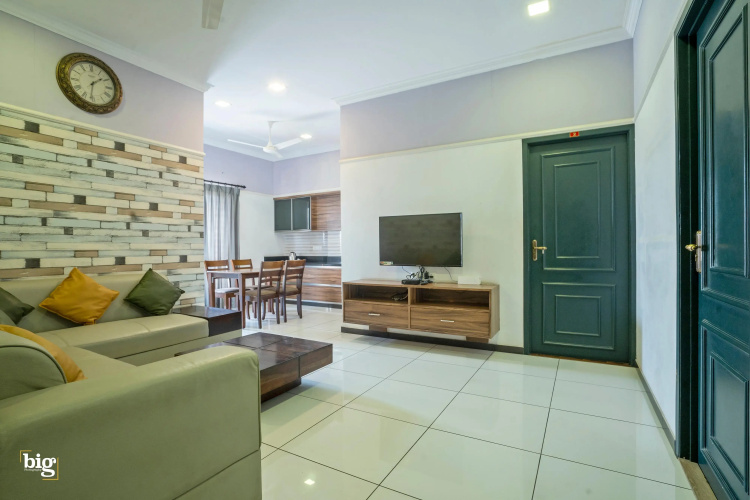 Royal Service Apartmentts