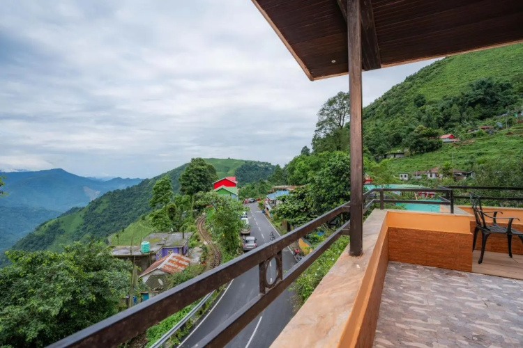 Summit Bougainvillea Tea Resort