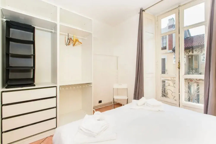 Bright Mini Apartment Valentino