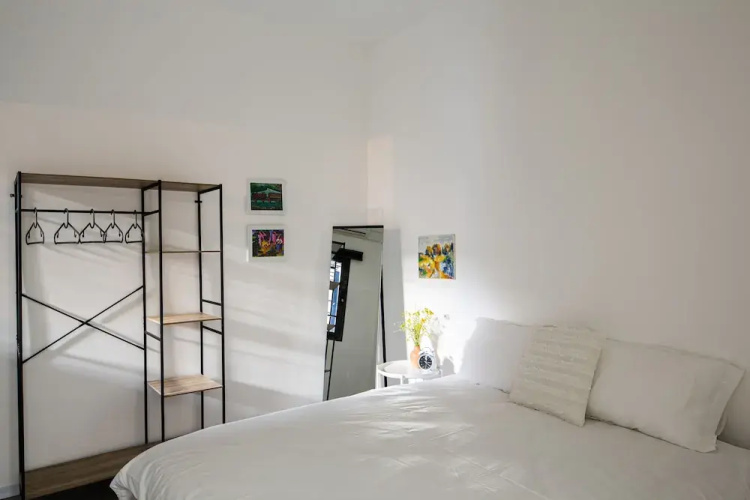 Cozy 2BDR with Parking