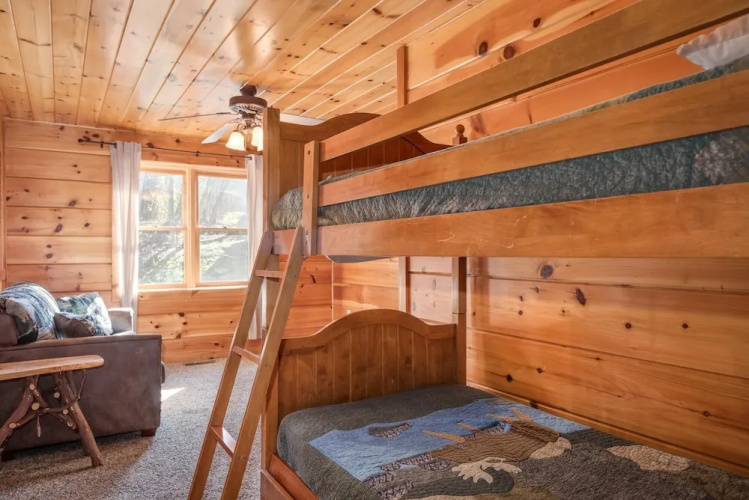 A Wolf's Den - 4 Br Cabin