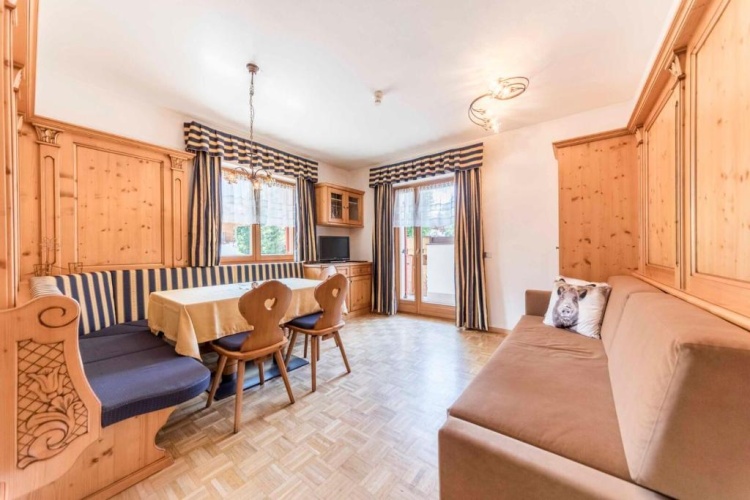 2 Bedrooms Apartment