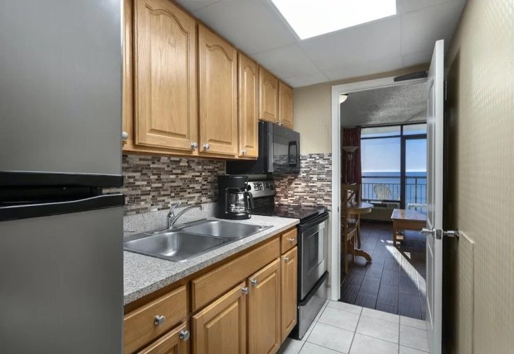 1 Bedroom Deluxe Quadruple room oceanfront
