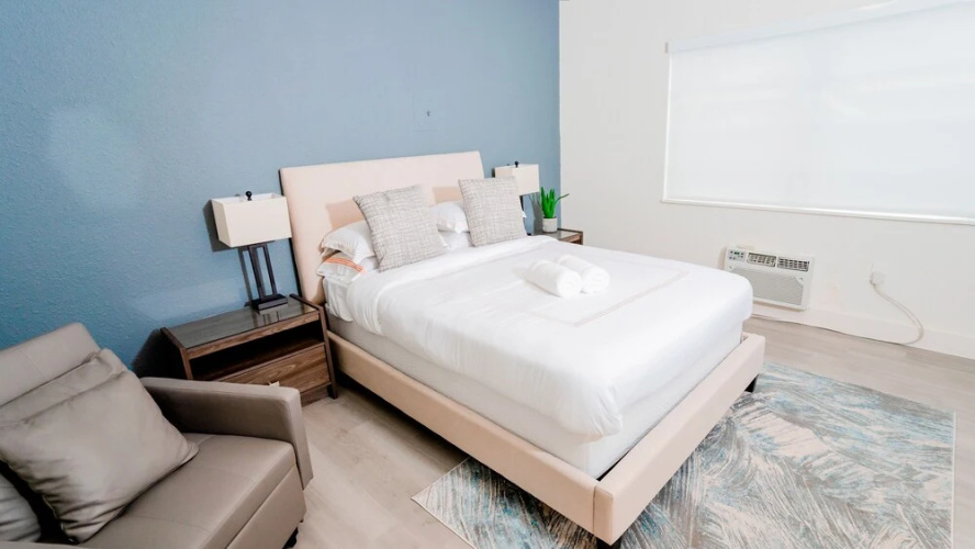 Modern 2BR APT Pool 6Min Walk Miami Beach Kitchen 21