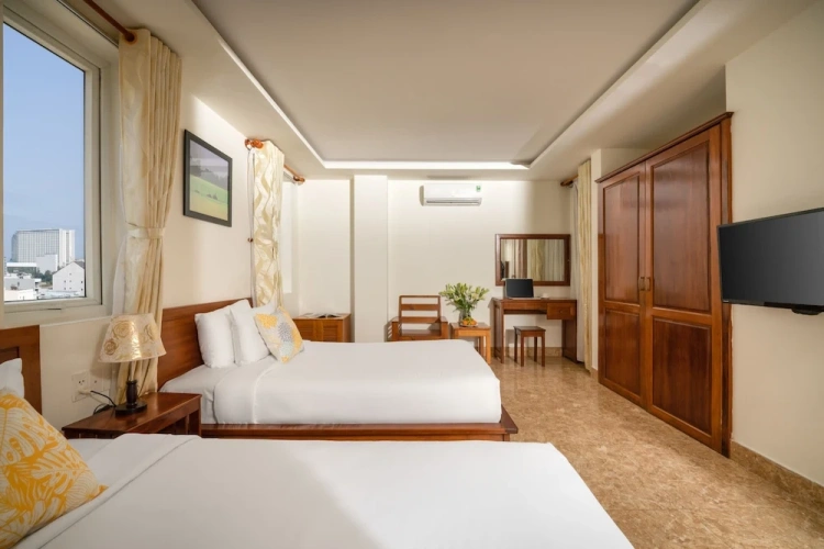 Superior Twin room with city view