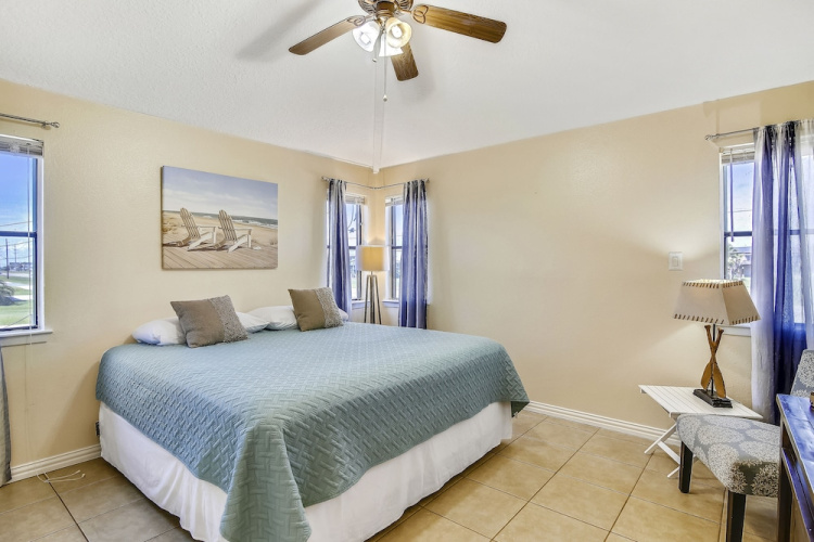 Beachfront Bliss 5 Br Home by RedAwning