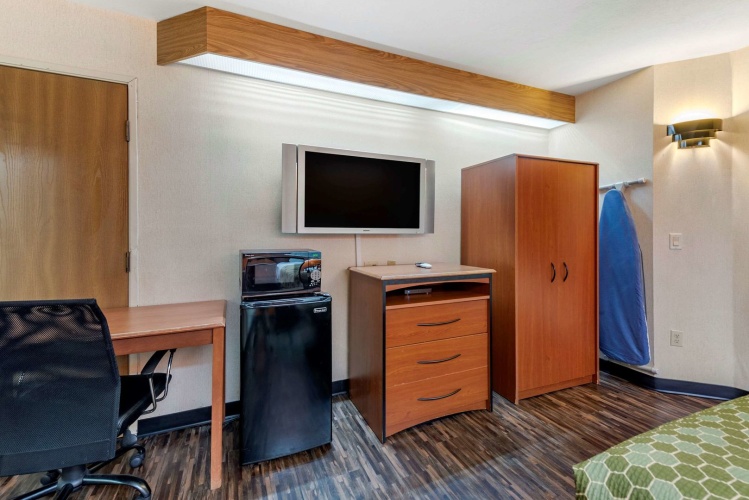 Econo Lodge North Academy photo 14