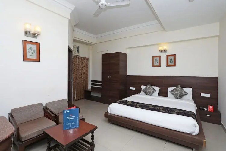 OYO Flagship 11406 Indira Nagar