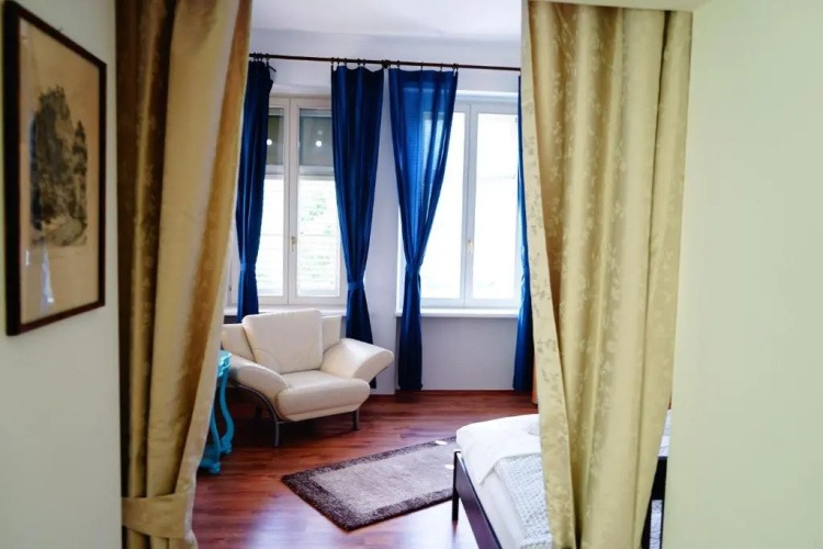 Arnie Apartman