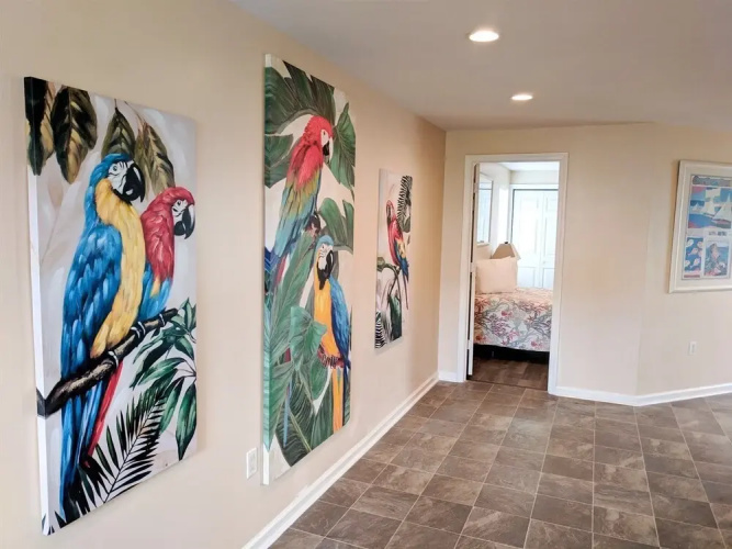Parrot Head