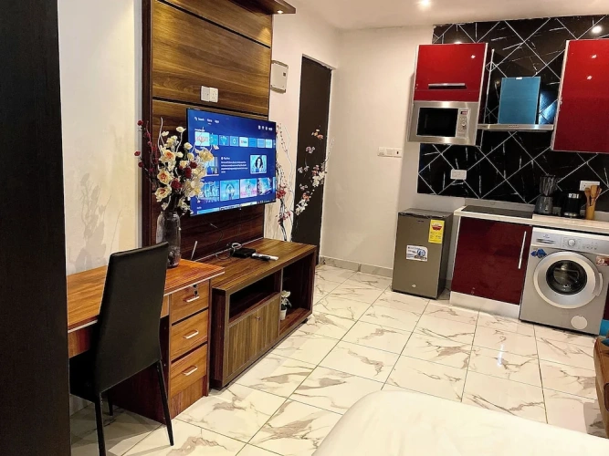 Luxury Single Suite with balcony and with city view