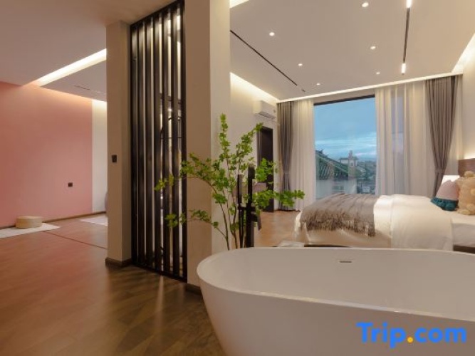 1 Bedroom Suite