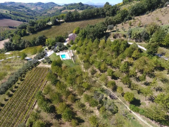 6 Bedrooms Villa