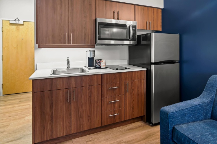 Microtel Inn & Suites By Wyndham Kelowna photo 24
