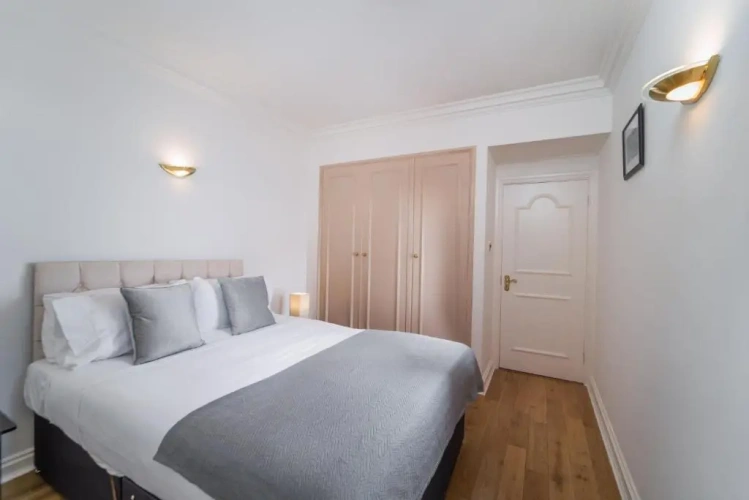 2 Bedrooms Apartment