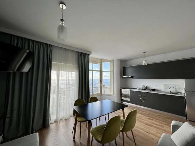 Wave Beachfront Apartments