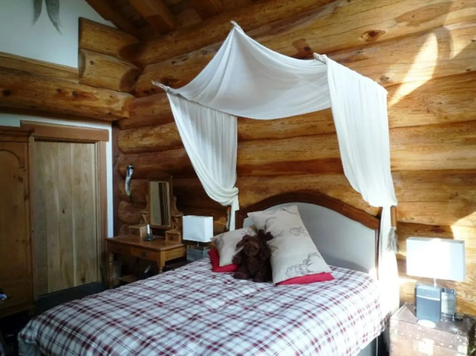 Caledonian Cabin