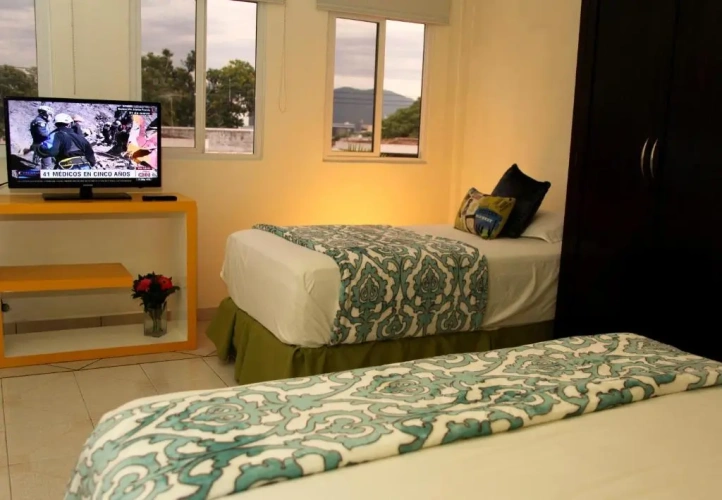 Standard Triple room