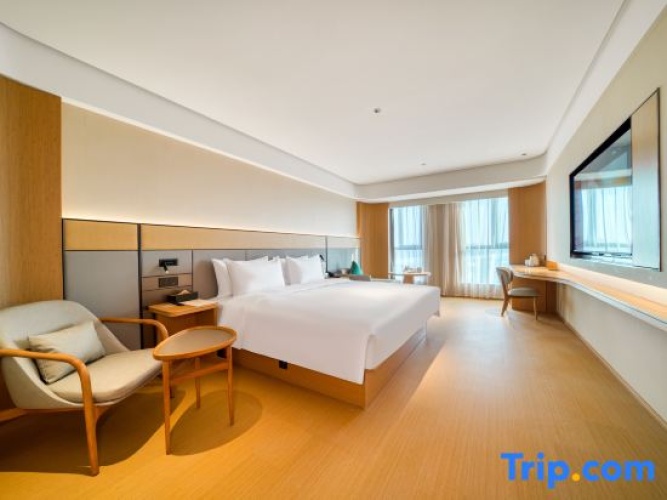 Standard Twin room with street view