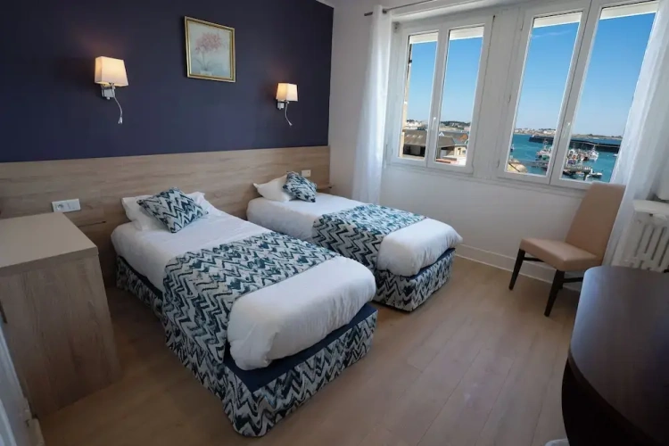 Standard Twin room with ocean view