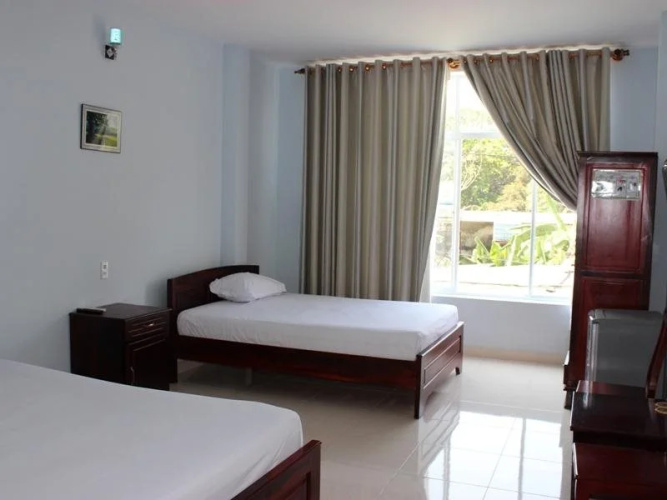 Quang Nhat Hotel