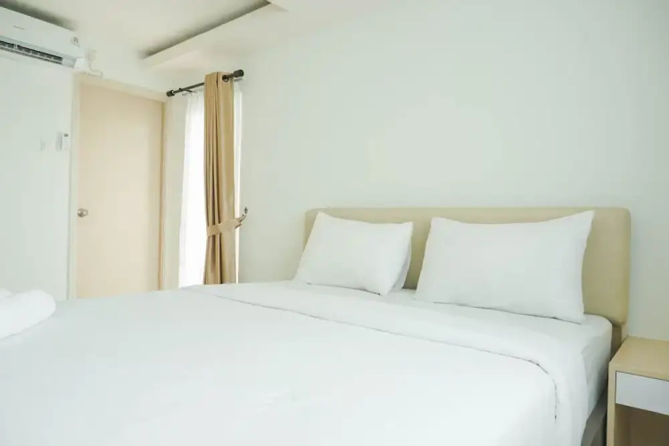 Comfortable and Homey Studio at Amethyst Apartment