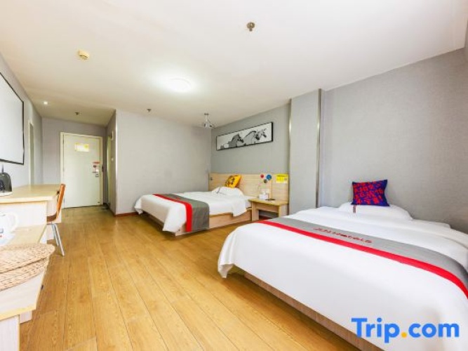 Standard Twin Family room
