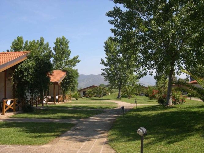 Bungalow with garden view