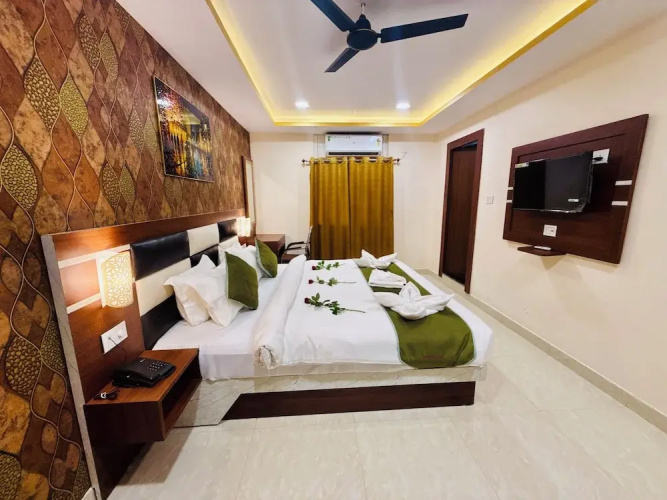 Hotel Golden Crystal