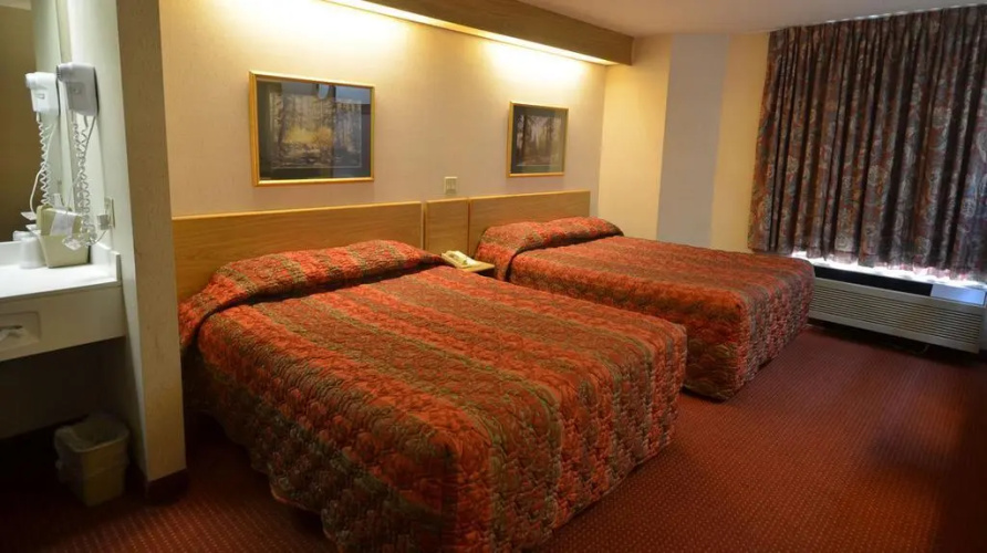 Smoky Mountain Inn & Suites