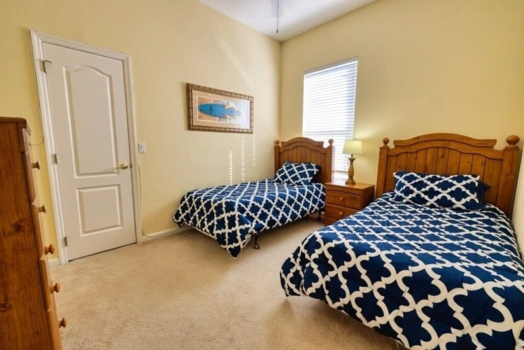 5 Bedrooms Cottage