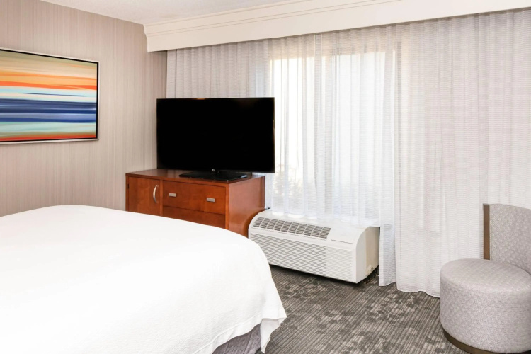 Courtyard by Marriott Bloomington