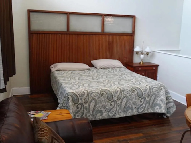 Davie School Inn