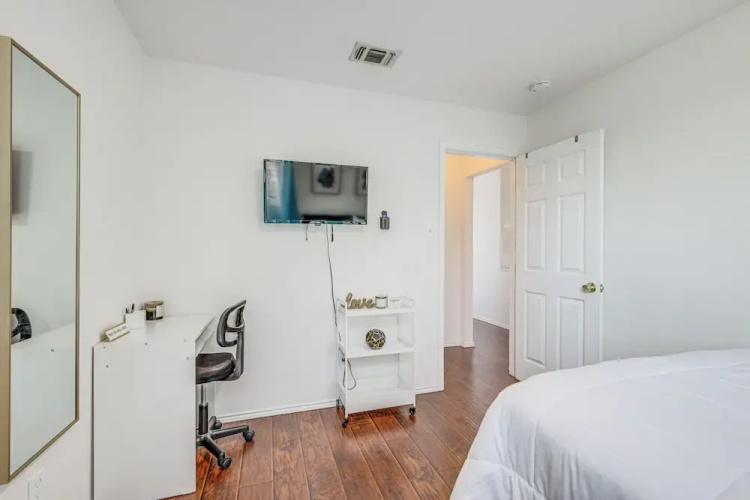 3 Mi to Dfw: Pet-friendly Euless Home